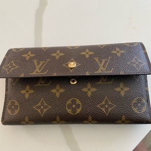 Authentic LV wallet